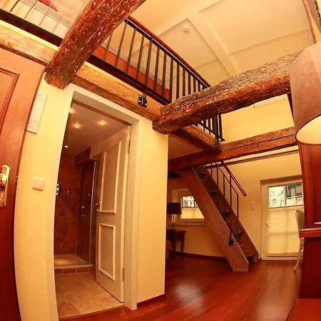 Pensionat Denkmal 13 - Kaufmannshaus Krahnstöver 4*