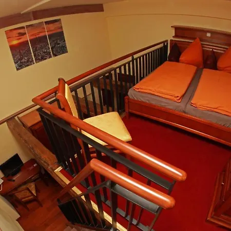 Πανσιόν Denkmal 13 - Kaufmannshaus Krahnstoever 4*